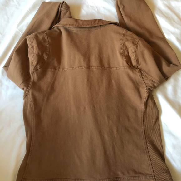 Lightweight jacket - Picture 3 of 6